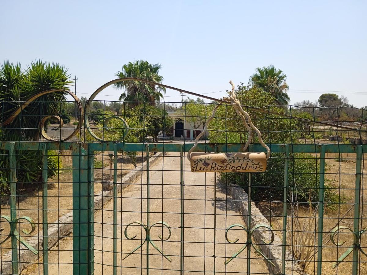 Villa Rizzieddru Galatone Buitenkant foto